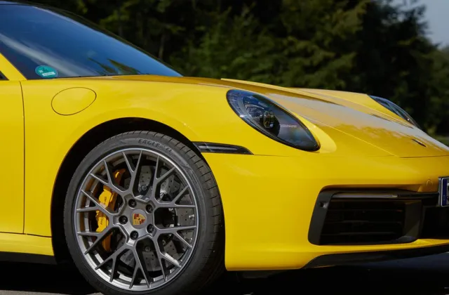 Porsche 911 Carrera